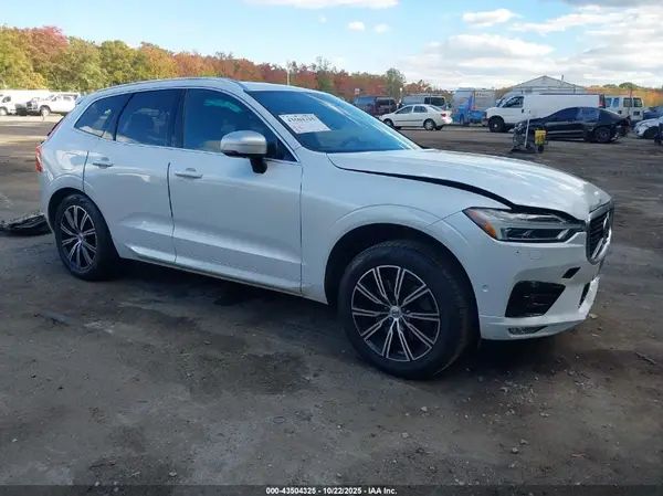 YV4A22RMXJ1094896 2018 VOLVO XC60 - Image 1
