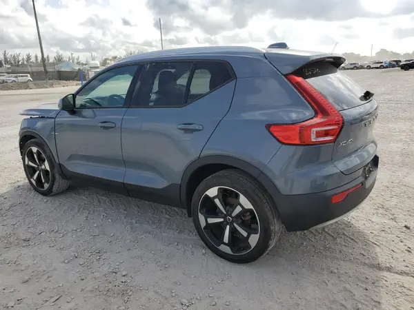 YV4AC2HK0L2327615 2020 VOLVO XC40 - Image 2