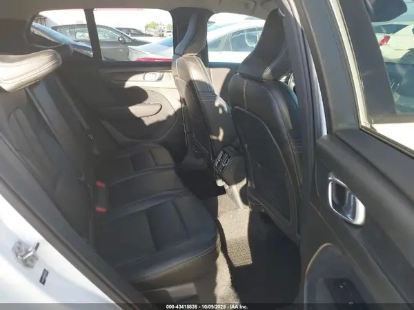 YV4AC2HK1K2143279 2019 VOLVO XC40 - Image 8