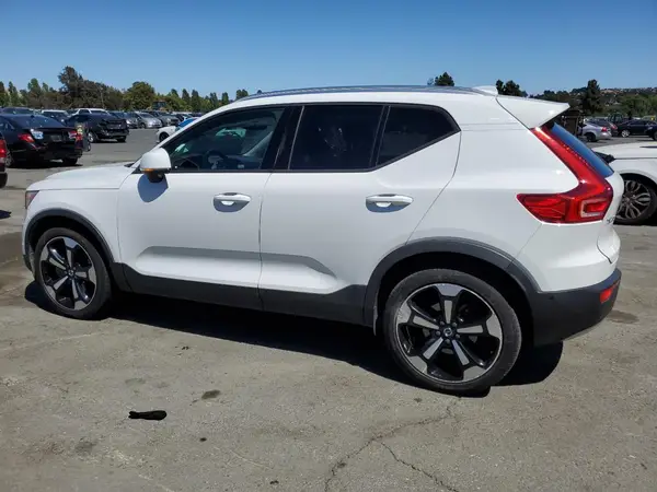 YV4AC2HK2K2068799 2019 VOLVO XC40 - Image 2