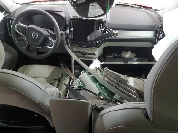 YV4AC2HK2L2317426 2020 VOLVO XC40 - Image 8