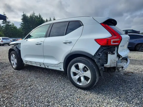 YV4AC2HK2M2394833 2021 VOLVO XC40 - Image 2