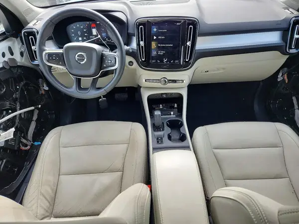 YV4AC2HK2M2394833 2021 VOLVO XC40 - Image 8