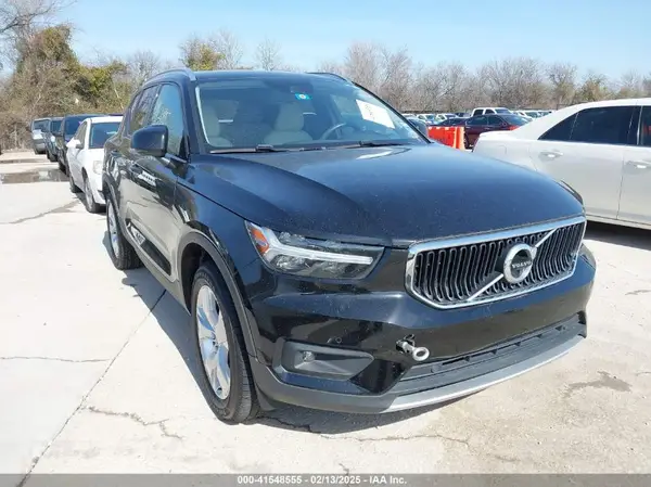 YV4AC2HK2N2780654 2022 VOLVO XC40 - Image 1