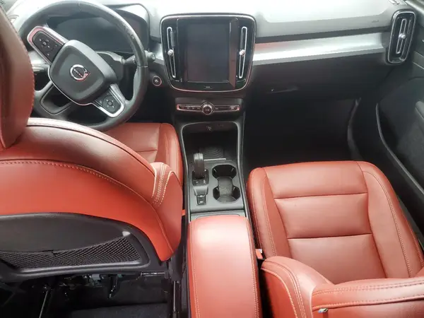 YV4AC2HK3K2068990 2019 VOLVO XC40 - Image 8