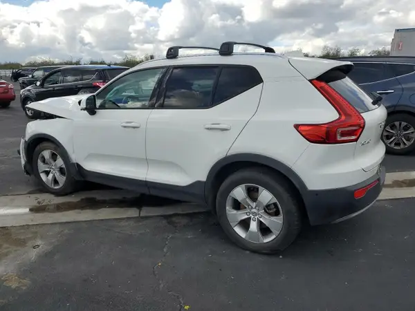 YV4AC2HK3K2124054 2019 VOLVO XC40 - Image 2