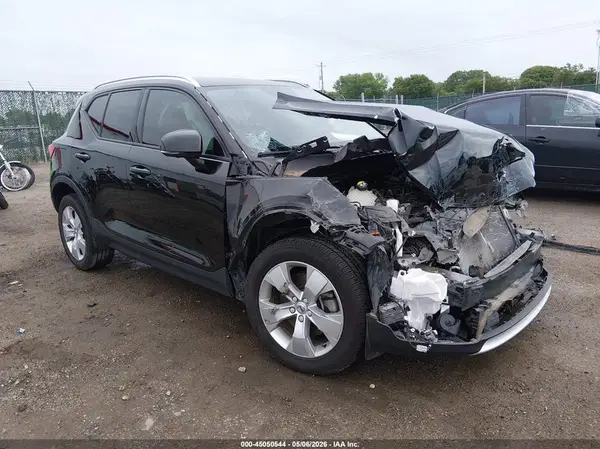 YV4AC2HK3N2772109 2022 VOLVO XC40 - Image 1
