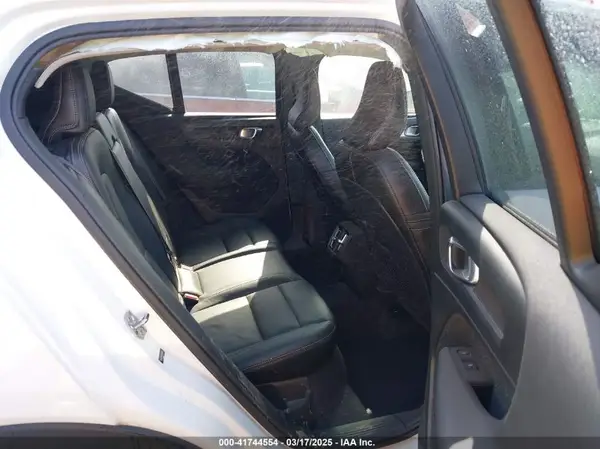 YV4AC2HK4K2130185 2019 VOLVO XC40 - Image 8
