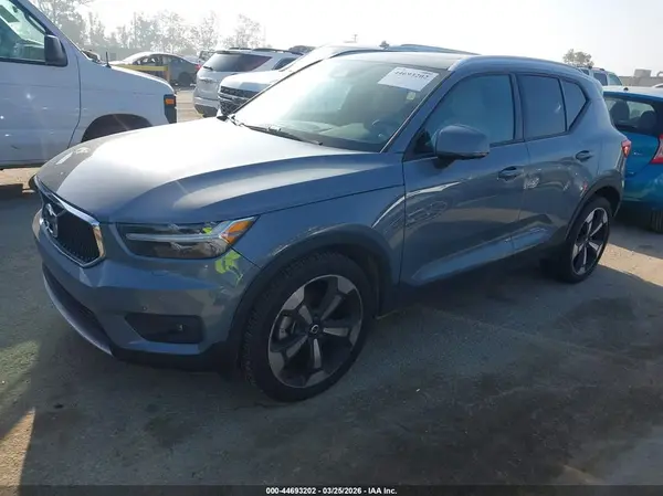 YV4AC2HK4L2245385 2020 VOLVO XC40 - Image 2