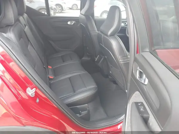 YV4AC2HK5N2748975 2022 VOLVO XC40 - Image 8