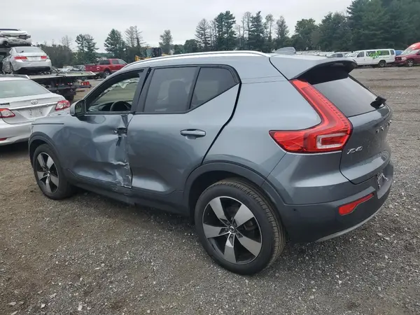 YV4AC2HK6K2055070 2019 VOLVO XC40 - Image 2