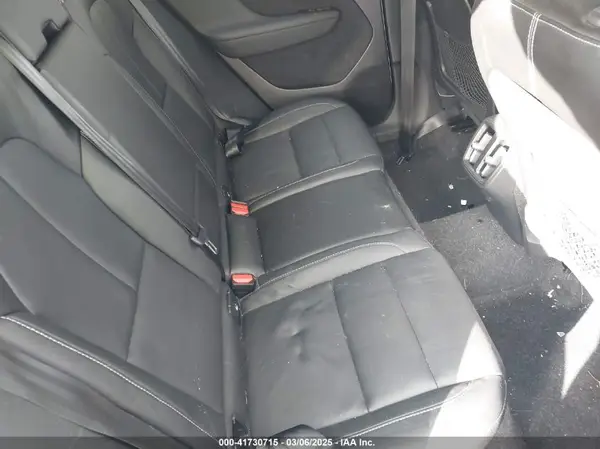 YV4AC2HK6K2108348 2019 VOLVO XC40 - Image 8