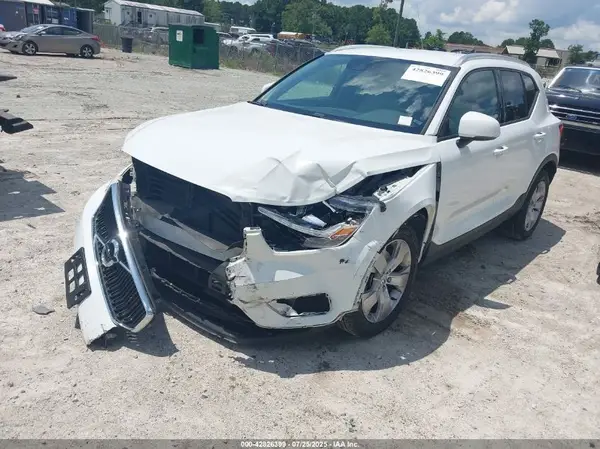 YV4AC2HK6L2264603 2020 VOLVO XC40 - Image 2