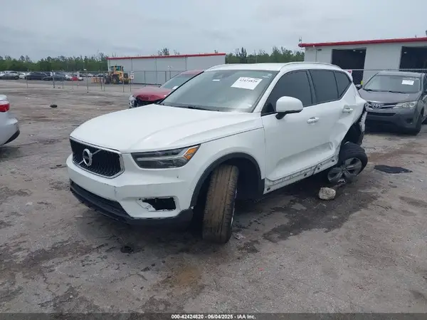 YV4AC2HK6L2344841 2020 VOLVO XC40 - Image 2