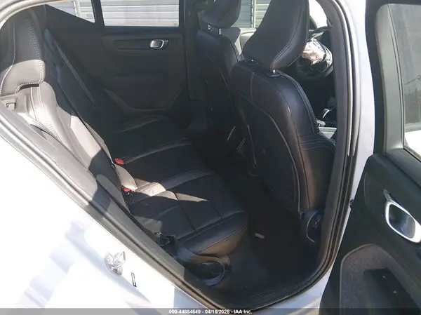 YV4AC2HK6N2748841 2022 VOLVO XC40 - Image 8