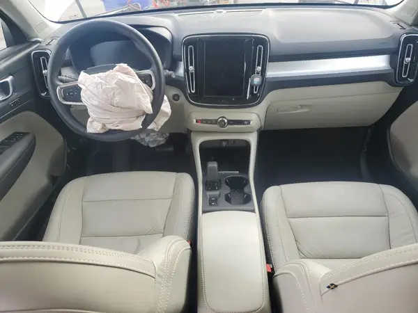 YV4AC2HK6N2774954 2022 VOLVO XC40 - Image 8