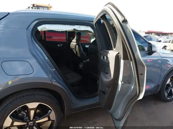 YV4AC2HK7L2262164 2020 VOLVO XC40 - Image 8
