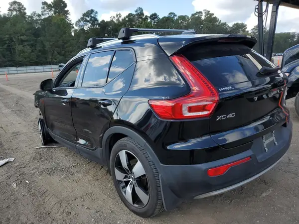 YV4AC2HK7M2557086 2021 VOLVO XC40 - Image 2