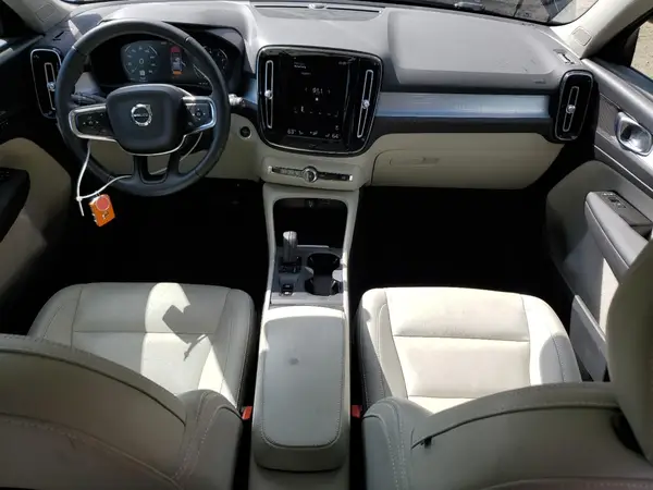 YV4AC2HK7M2557086 2021 VOLVO XC40 - Image 8