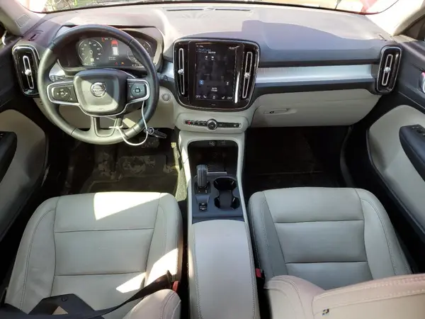 YV4AC2HK8K2048198 2019 VOLVO XC40 - Image 8