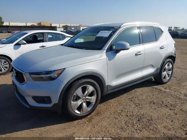 YV4AC2HK8M2536571 2021 VOLVO XC40 - Image 2