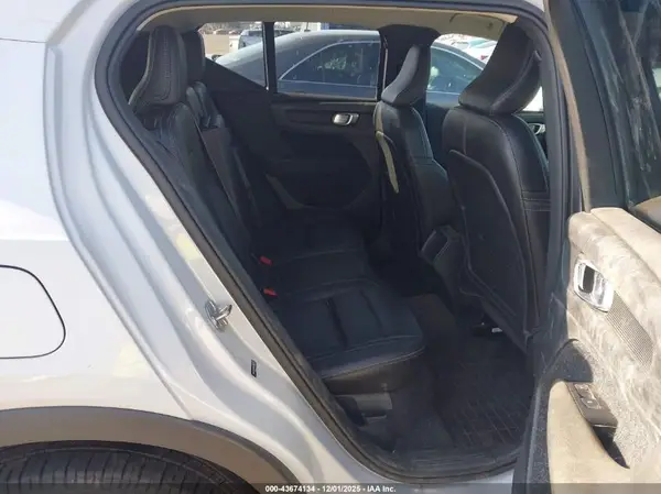 YV4AC2HK8M2536571 2021 VOLVO XC40 - Image 8