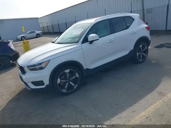 YV4AC2HK9L2206453 2020 VOLVO XC40 - Image 2