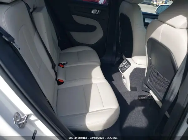 YV4AC2HK9L2206453 2020 VOLVO XC40 - Image 8