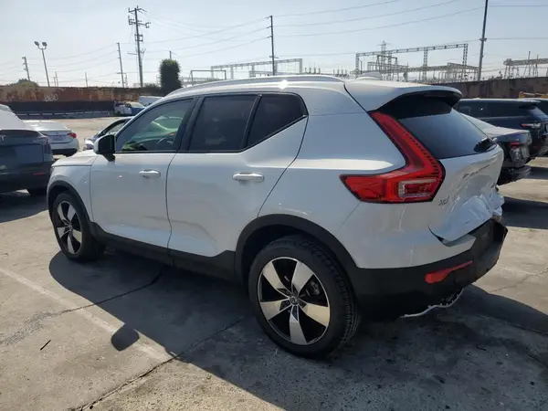 YV4AC2HK9L2248251 2020 VOLVO XC40 - Image 2