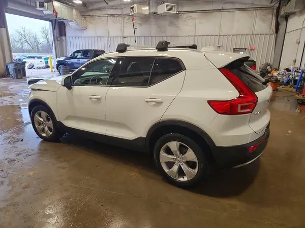YV4AC2HK9L2326768 2020 VOLVO XC40 - Image 2