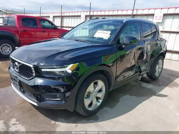 YV4AC2HK9M2426239 2021 VOLVO XC40 - Image 2