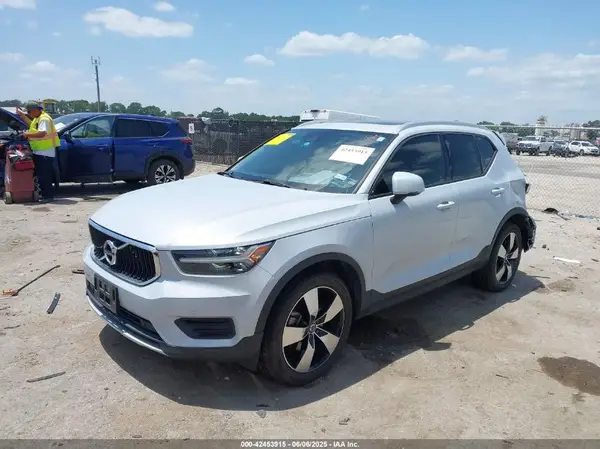 YV4AC2HKXL2192885 2020 VOLVO XC40 - Image 2