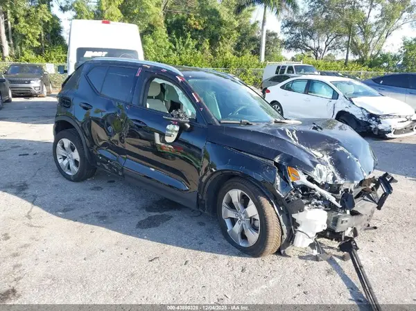 YV4AC2HKXL2245391 2020 VOLVO XC40 - Image 1