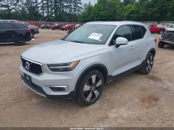YV4AC2HKXM2464627 2021 VOLVO XC40 - Image 2