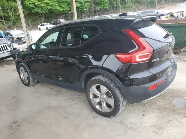 YV4AC2HKXN2760409 2022 VOLVO XC40 - Image 2