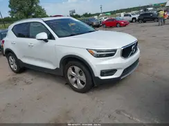YV4AC2HKXN2770230 2022 VOLVO XC40