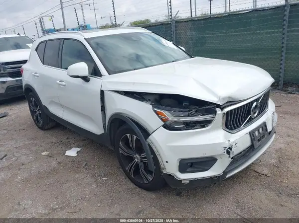 YV4AC2HL0K2059656 2019 VOLVO XC40 - Image 1