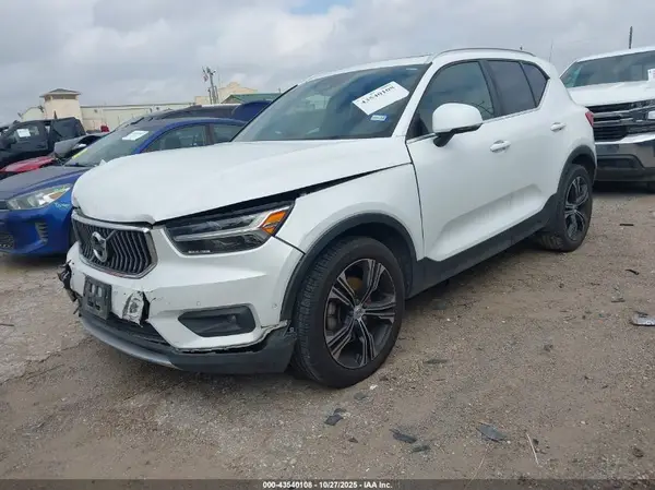 YV4AC2HL0K2059656 2019 VOLVO XC40 - Image 2