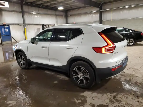 YV4AC2HL0M2588575 2021 VOLVO XC40 - Image 2