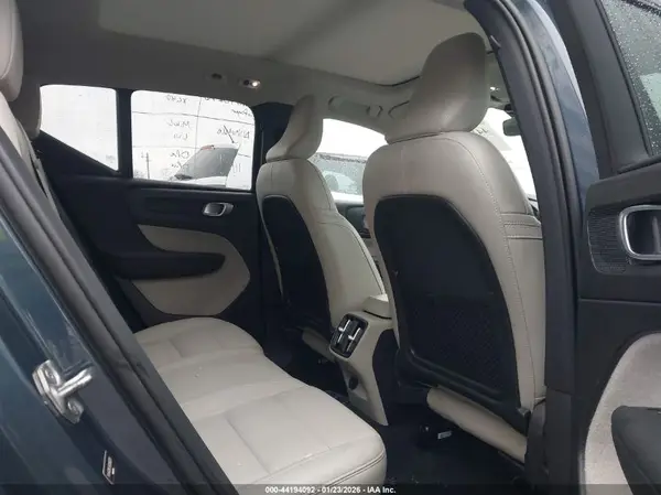 YV4AC2HL5K2050239 2019 VOLVO XC40 - Image 8