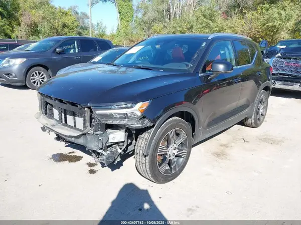 YV4AC2HL6M2571733 2021 VOLVO XC40 - Image 2