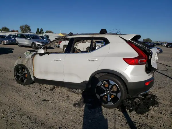 YV4AC2HL8K2103239 2019 VOLVO XC40 - Image 2
