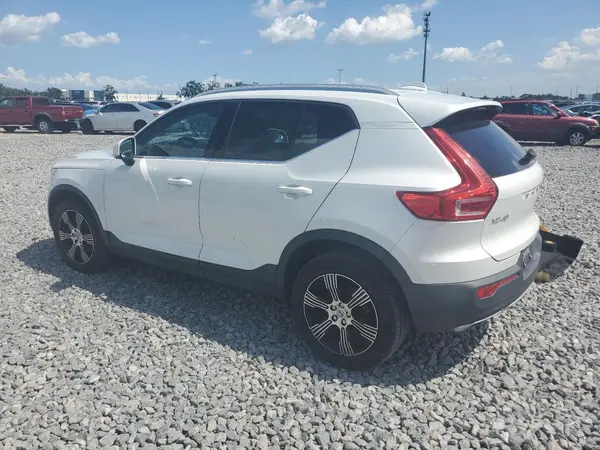 YV4AC2HLXK2075704 2019 VOLVO XC40 - Image 2