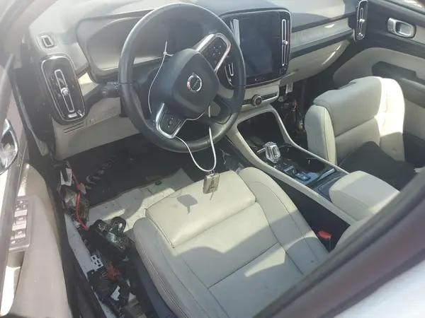 YV4AC2HLXK2075704 2019 VOLVO XC40 - Image 8