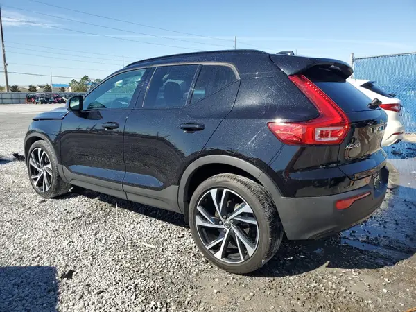 YV4AC2HM1M2407086 2021 VOLVO XC40 - Image 2