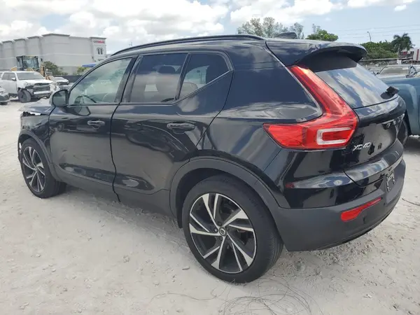 YV4AC2HM1M2470902 2021 VOLVO XC40 - Image 2