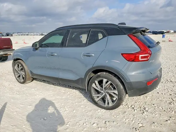 YV4AC2HM1N2664881 2022 VOLVO XC40 - Image 2