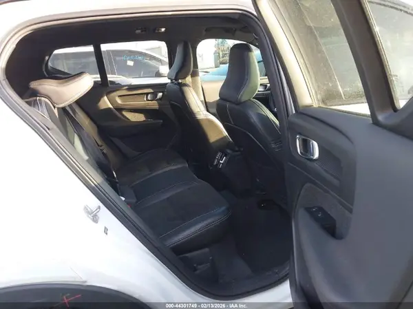 YV4AC2HM2N2642873 2022 VOLVO XC40 - Image 8