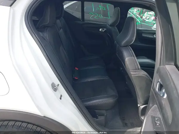 YV4AC2HM4K2113680 2019 VOLVO XC40 - Image 8