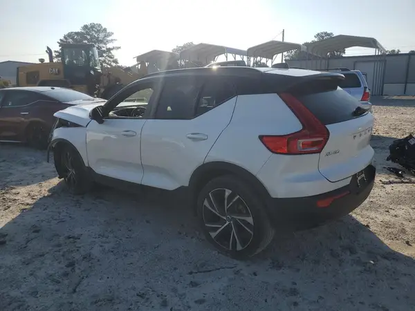 YV4AC2HM4M2465273 2021 VOLVO XC40 - Image 2